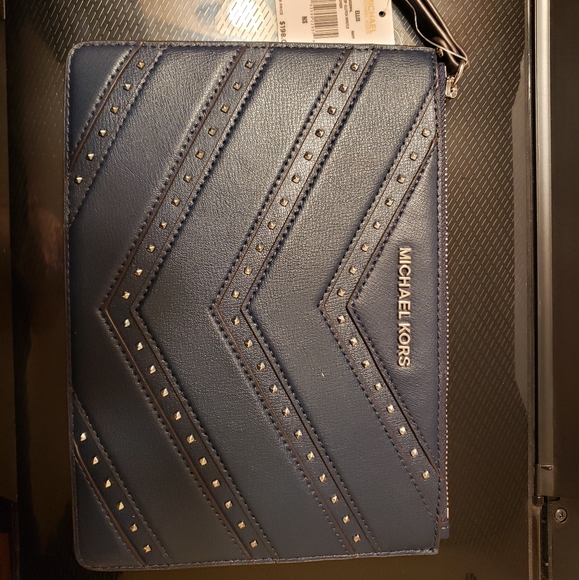 Michael Kors Wristlet - Picture 1 of 5